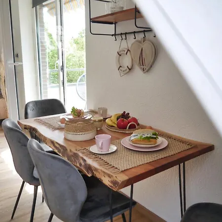 Lagunen Bude דירה *